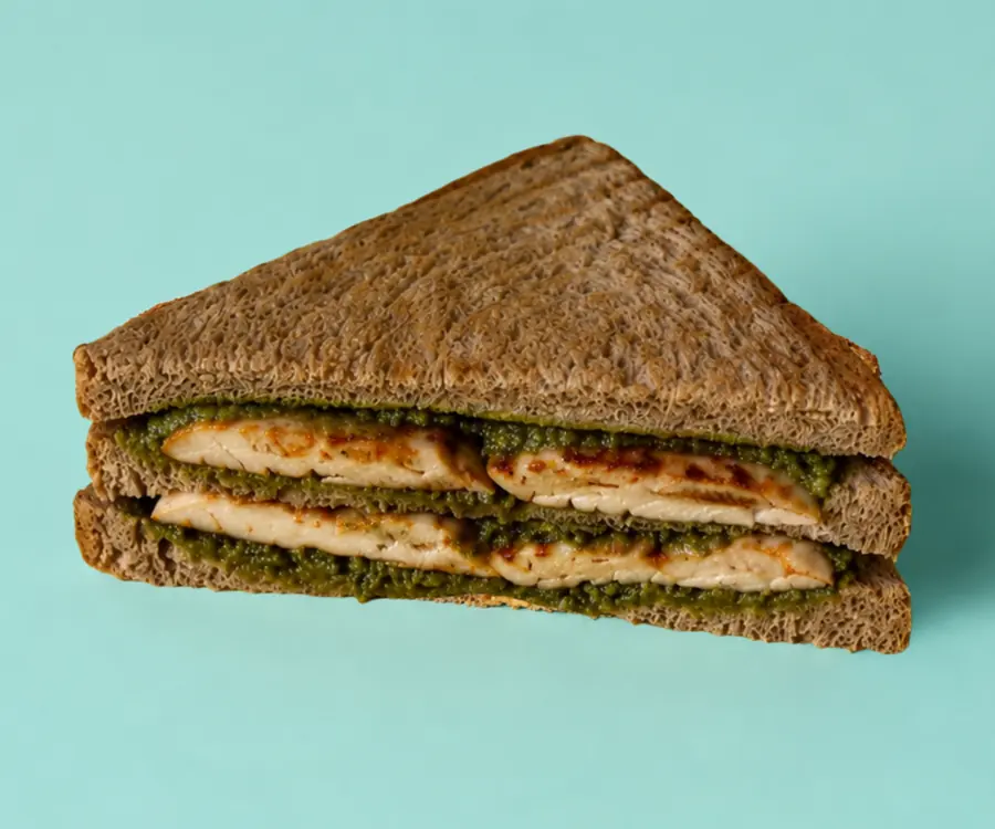 Chicken Pesto Toast — توست الدجاج بالبيستو