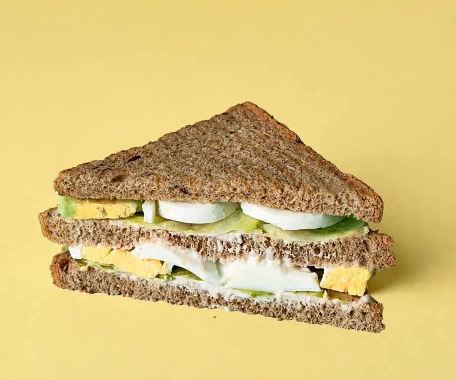 Egg Caesar Toast — توست البيض بالسيزر
